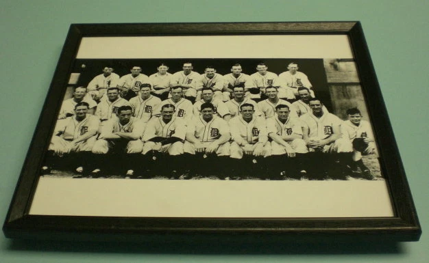 Equipo de campeones del mundo de tigres 1935 impresión enmarcada en blanco y negro Foto 1 de 1