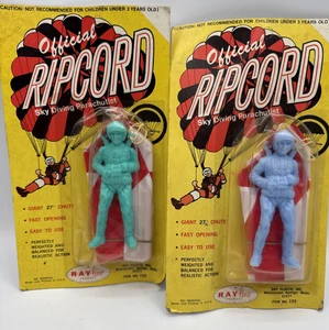 (2) Vintage Ray Line RIPCORD TV Show Sky Diving Paracadutista Giocattolo Blu e Verde USA - Foto 1 di 9