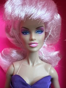Integrity Toys Fashion Royalty Mood I’m In Jem & The Holograms Fashion Doll NRFB - Foto 1 di 24