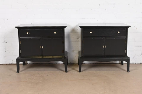 Thomasville Mid-Century Modern Hollywood Regency Black Lacquered Nightstands Cover