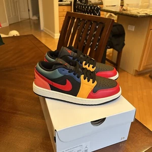 Air Jordan 1 Low Multicolor Black Sneaker, Größe 6,5 Neu mit Karton DN3739-060 - Bild 1 von 9