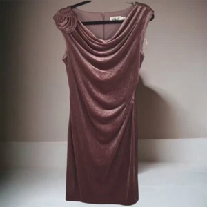 Etuikleid Eliza J Rosa Samt Wasserfallausschnitt - Bild 1 von 7