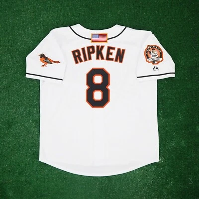 Camiseta deportiva blanca para hombre Cal Ripken Jr. Baltimore Orioles 2001 local con parche de jubilación Foto 1 de 4