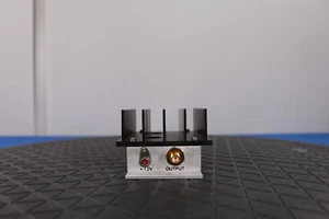 Mini Circuito ZHL-2010+ RF Amplificador de Potencia 50 MHz a 1 GHz, alto IP3, +46 dBm tipo./ - Imagen 1 de 5