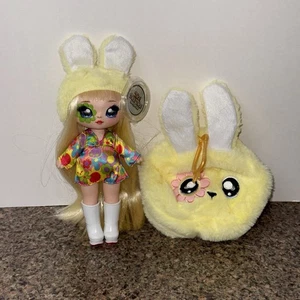 Na Na Na Surprise Bebe Groovy Bunny 2-in-1 Serie 4 Modepuppe und Handtasche - Bild 1 von 6
