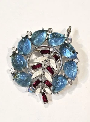 Vintage Lisner blue lucite leaf brooch - Image 1 of 4