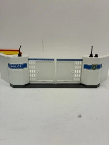 Playmobil Sezione Cancello Ingresso Stazione di Polizia con Porte e Antenne Ricambio - Foto 1 di 4