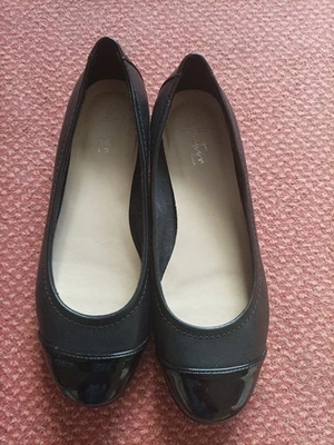 CLARKS Collection Size UK 4. 5D Black Leather Slip on Comfort / Work Worn Once  - Image 1 of 4