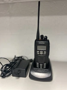 Kenwood NX-300-K3 UHF Portable Two Way Radio - Zdjęcie 1 z 2