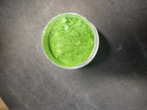 Kiwi Green Mica Pearl Powder 5 grams in a jar - Picture 1 of 12