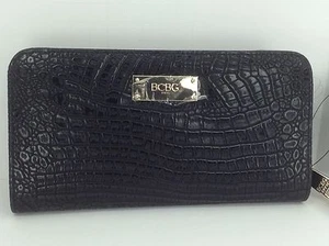 Women's BCBG PARIS Brand Black Scales Envelope Wallet - $58 MSRP - Picture 1 of 1
