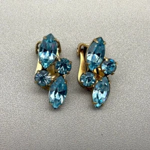 Vintage Earrings Clip On Turquoise Blue Prong Set Crystals Gold Tone 1 Inch - Picture 1 of 6