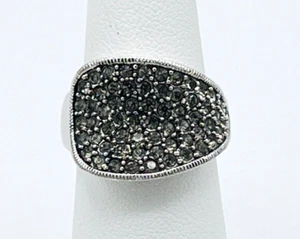 Lia Sophia Glitzed Cut Crystal Ring Size 6 - Picture 1 of 8