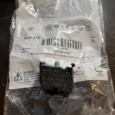 Allen-Bradley 800FX10 Contact Momentary Switch - Black