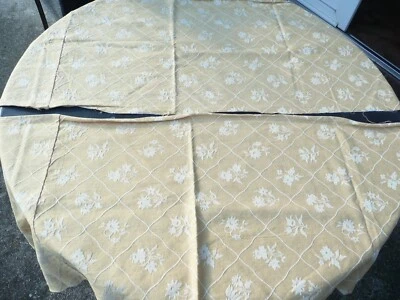 tissu vintage pour cette toile à matelas en métis fleuri jaune - Photo 1/4