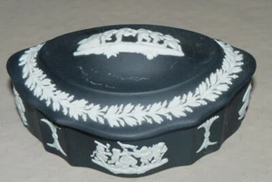 Caja de baratijas ovaladas de madera de cuña negro basalto neoclásico - Imagen 1 de 6