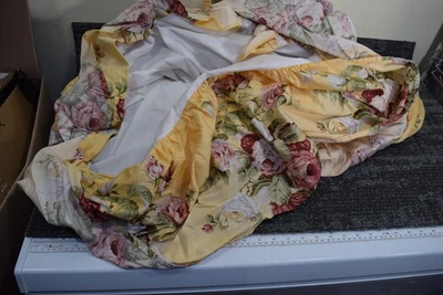 Falda de cama vintage Ralph Lauren Kathleen Queen amarillo repollo rosa polvo volantes Foto 1 de 4