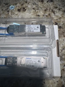 (lote Of 2) FTL4C1QE1C 40GBASE-LR4 Transceiver 21CFR1040.10 - Afbeelding 1 van 2