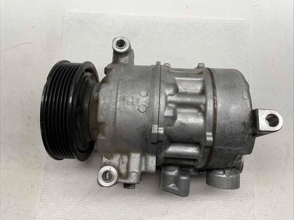 Compresor de aire acondicionado OEM 2013 2014 2015 2016 2017 AUDI A5 QUATTRO 8T0816803G Foto 1 de 4