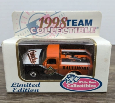 Camioneta pickup de béisbol Baltimore Orioles rosa blanca coleccionables 1998 1/64 - NUEVA Foto 1 de 4