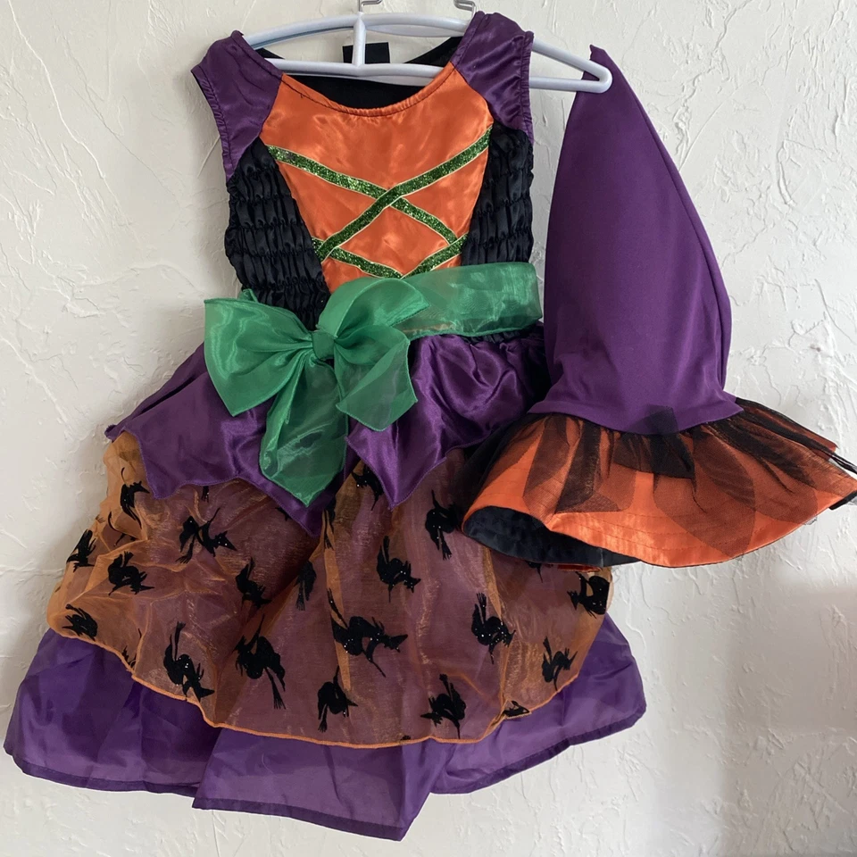 De colección NUEVO CON ETIQUETAS DISFRAZ DE BRUJA DE LUGAR PARA NIÑOS 4 HALLOWEEN VESTIDO SOMBRERO ROJO NEGRO ARAÑAS Foto 1 de 4