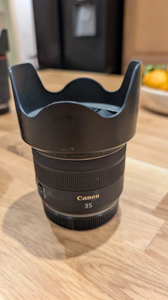 Canon RF 35mm f/1.8 Macro/Close Up Lens - Image 1 of 1