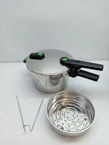 Fissler Vitaquick Green / Schnellkochtopf (4,5 L, Ø 22 cm) Edelstahl-Dampfkoc - Bild 1 von 6