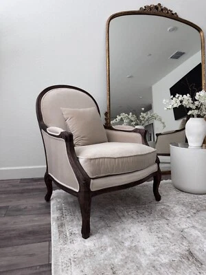 Silla Dos Derechas - Silla Lyon Clásica Bergère Francesa Siglo XVIII  Foto 1 de 3