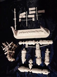 Set of armageddon touchstone film Space station parts + stand ?soyuz? - L@@K!! - Picture 1 of 3