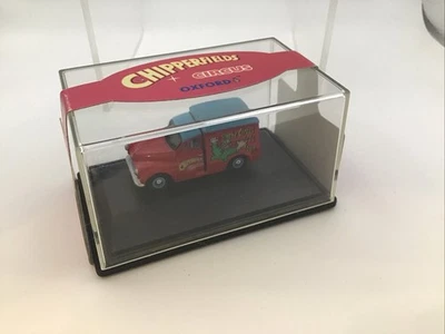 Oxford Diecast Chipperfields Circus CH012 Morris Clown Van 1:76 Scale OO Gauge - Image 1 of 4
