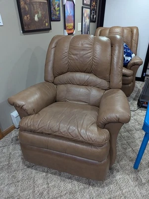 La-Z-Boy Como Recline-Away Wall Recliner - Image 1 of 4