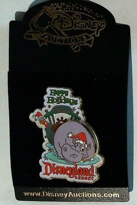 Металлическая эмалированная булавка бегемота Disneyland Disneyana Holiday 2 дюйма аукционы Disney - Изображение 1 из 2
