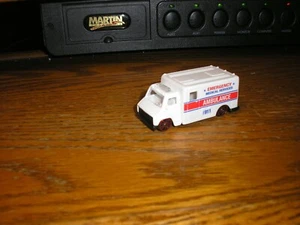 RARE 1/64 Maisto Ambulance Cub Van Free SHIPPING - Picture 1 of 4