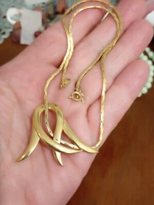 Gargantilla De Colección Trifari Tono Dorado Cadena Plana Abstracto Modernista Colgante Firmado Etiquetado - Imagen 1 de 13