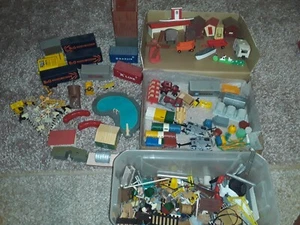 Lot of 100+ Vintage Model Railroad Parts,Layout Pieces,Accessories,Mostly HO - Picture 1 of 4