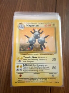 Pokémon Magneton Base Set 9/102 Unlimited Holo Rare 1ST EDITION - Picture 1 of 8