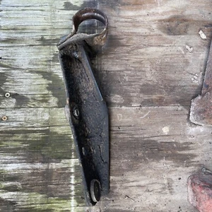 1986.5-1997 NISSAN HARDBODY OEM 2WD EXHAUST TRANS MOUNT BRACKET #GR94 FREE SHIP - Bild 1 von 3