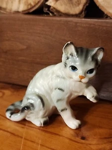 Vintage Napcoware Japan Gray Tabby Cat Figurine #C-9050.           22B - Picture 1 of 8
