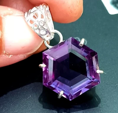 Colgante de piedras preciosas naturales de plata 925 con certificación de alejandrita cambio de color de 37,70 quilates Foto 1 de 4
