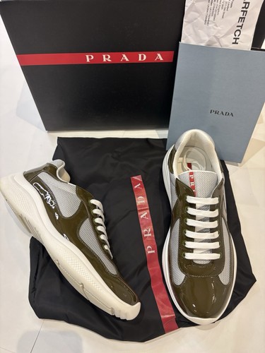 Tazze americane Prada taglia 8 kaki e bianche con scatola sacchetto antipolvere e scontrino