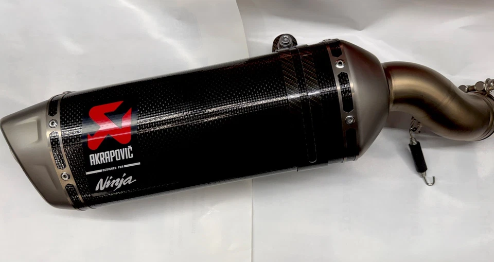 Akrapovic Slip On Titanium & carbon fiber slip-on Kawasaki ZX10R Ninja 2021-2025 - Image 1 of 4