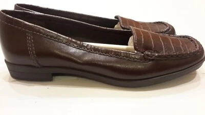 St. Johns Bay Cypress Brown Ladies Loafers Sz 6.5 M Reptile Pattern Shoes NEW - Image 1 of 4