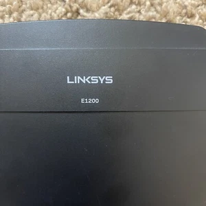 Linksys E1200 10/100 Wireless-N-Router 300 Mbps - Bild 1 von 4