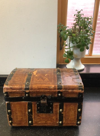Antique Steamer Trunk Salesman Sample Miniature Doll Wood Trunk Patent 1861! Cover