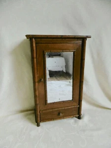 BELLE ARMOIRE DE POUPÉE ANCIENNE EN PITCHPIN AVEC MIROIR AU MERCURE - Ht 40 cm - Picture 1 of 9