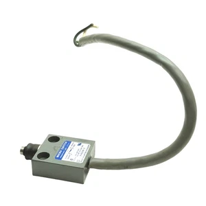 Honeywell 914CE18-3 MicroSwitch Limit Switch, SPDT, Pin Plunger, 5A 250VAC - Picture 1 of 7