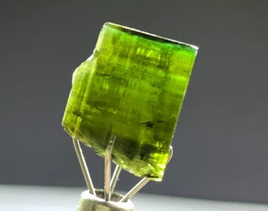 Tapa verde abierta de alta calidad cristal de turmalina de Skardu Pakistán ~ 5 quilates - Imagen 1 de 4