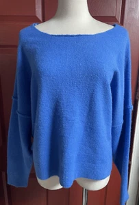 Evereve Blue Stretch Boat Neck Long Sleeve Cropped Oversized Sweater sz Medium - Picture 1 of 3