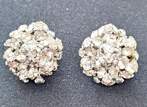 Gorgeous Vintage Earrings Rhinestone Clear Round 3D  Clip 3/4" - Picture 1 of 4