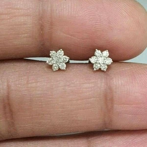 18ct White/Yellow Gold Diamond Stud Earrings 0.16ct Child friendly safe & secure - Picture 1 of 7